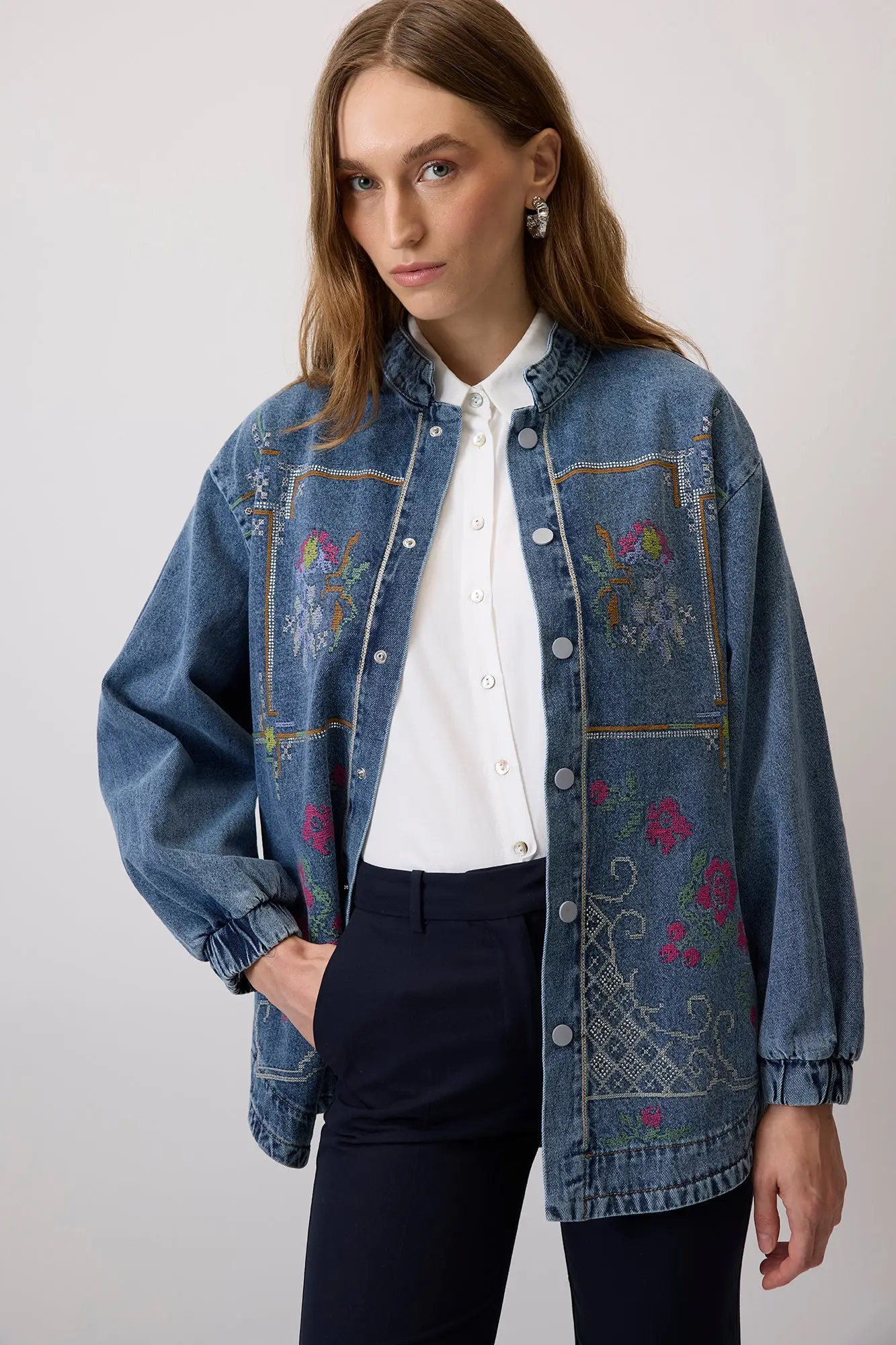 Embroidered Collar Collar Denim Jacket