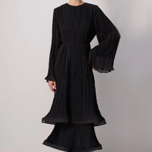 Elegant Pleated Chiffon Maxi Dress with Flowing Sleeve